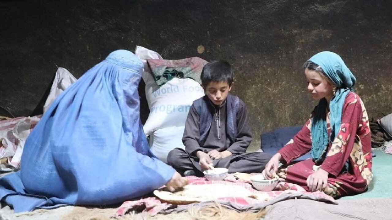 سازمان ویژن جهانی: کاهش کمکهای بشردوستانه افغانستان، کودکان و زنان بیسرپرست را در بحران شدید قرار داده است 1 20795816 991