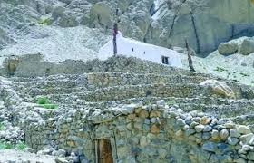 آرامگاه دیوانه‌شاه در بدخشان آتش گرفت؛ طالبان متهم، فرهنگستان سکوت اختیار کرد 1