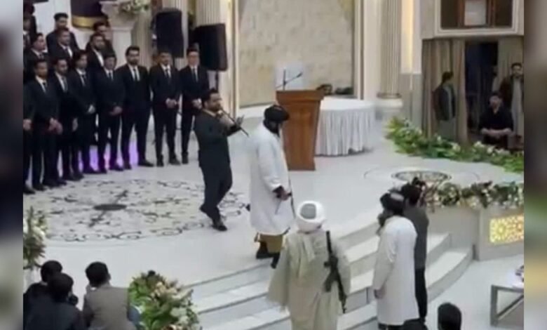 طالبان و جنگ با نمادهای مدرن؛ چرا یک نکتایی اینهمه خطرناک است؟ 11 photo HERAT 1 1140x760 1