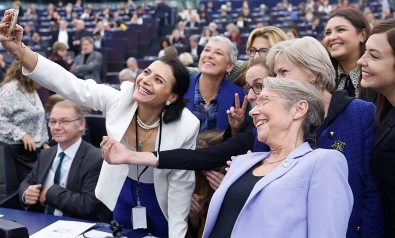 بخش زنان سازمان ملل: ۲۰۲۵، سال زنان پیشگام در جهان؛ زنان افغان در سایه محدودیتها همچنان مقاومت کردند 1 photo parliaments women 1140x640 1