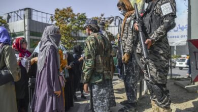 رواداری: بیش از دو هزار نفر در سال ۲۰۲۵ در افغانستان بهطور خودسرانه توسط طالبان بازداشت شدند 2 Taliban and Women AFP2 scaled 1